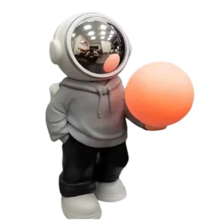 Astronauta Urbano con Luna y Parlante