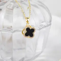 CLEO JOYAS & ACCESORIOS - Collar Trébol Giratorio Diamantado Negro