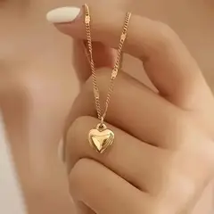 GENERICO - Collar y aretes modelo corazon