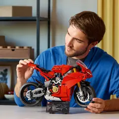 LEGO - 42202 Moto Ducati Panigale V4 S