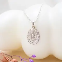 CLEO JOYAS & ACCESORIOS - Collar Virgen Guadalupe Plateado Plata