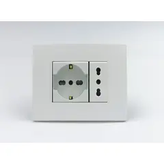 SINTHESI - TOMACORRIENTE DOBLE SCHUKO Y 3 EN LINEA BIPASO S33 PLACA BLANCA MATE
