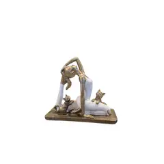 GENERICO - Escultura Decorativa Mujer en Postura de Relajación con Gatos - Adorno Elegante para Sala Regalo Ideal