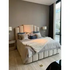 GENERICO - CAMA GENOVA QUEEN SIZE CABECERA , BOX TARIMA CON PIECERA COLOR BEIGE