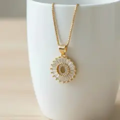 LUCYANA JOYAS Y ACCESORIOS - Collar para Mujer Inicial Nombre con Letra O Dorado - Joyas Lucyana