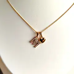 GENERICO - Collar Letra M + Corazon bañado en oro rosa 18 kilates