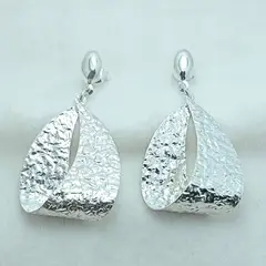 VANDRALA - ARETE DE PLATA ONDA CON DISEÑO
