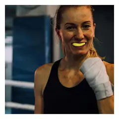 GENERICO - Pack4 Dentadura de Deporte en Amarillo Y+Papel de Regalo