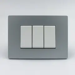 SINTHESI - INTERRUPTOR TRIPLE 2 SIMPLE Y 1 CONMUTADOR 3 VIAS S33 PLACA PLATA