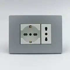 SINTHESI - TOMACORRIENTE DOBLE 1 SCHUKO Y 1 3 EN LINEA BIPASO S33 PLACA PLATA