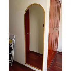 LUMINAR BRILLO & LUZ - Espejo Arco con marco dorado de 62x162cm