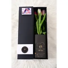 VI REGALANDO AMOR - Box Luxury Tulipanes Iris - Ramo de Flores