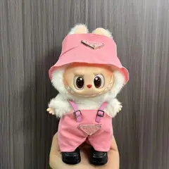 POP MART - Ropa Labubu Overol Sombrero Rosado Prada