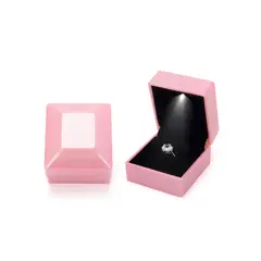 CLEO JOYAS & ACCESORIOS - Estuche Caja Cuadrada con Luz Led