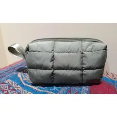 MORITA BAG STORE - NECESER PUFFER DE MAQUILLAJE PARA MUJER COLOR VERDE