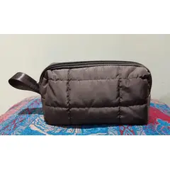 MORITA BAG STORE - NECESER PUFFER DE MAQUILLAJE PARA MUJER COLOR MARRON DARK