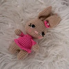 VI REGALANDO AMOR - Conejita Rosada Amigurumi - Peluche