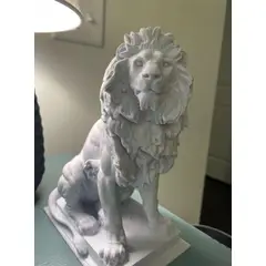 GENERICO - ADORNO EXCLUSIVO LEON DE VIENA COLOR GRANITO 46cm x 22cm x 38cm