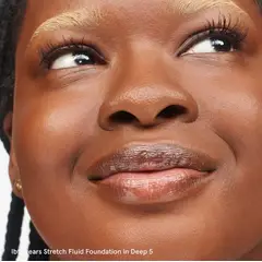 GLOSSIER - Base de Cobertura Media Stretch Fluid - Deep 5