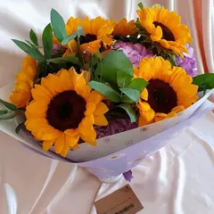 CHAPA ESA FLOR - Ramo con 6 girasoles