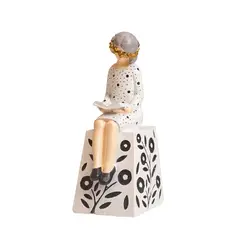 PANORAMA HOGAR - Dama Sentada Con Libro