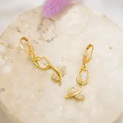 CLEO JOYAS & ACCESORIOS - Argolla Tulipan Dorado Acero