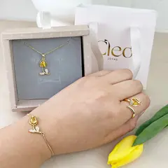 CLEO JOYAS & ACCESORIOS - Flores Amarillas Set Tulipan 3 piezas: Collar + Aretes + Pulsera