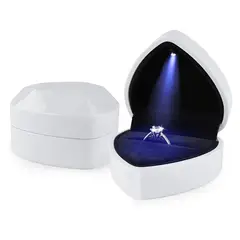 GENERICO - CAJA ANILLO DE COMPROMISO MATRIMONIO CON LUZ LED JOYERIA FINA
