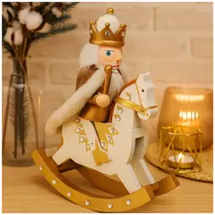 INSPIRA MARKET - Cascanueces Decorativo en Caballo de Madera Dorado 30 cm