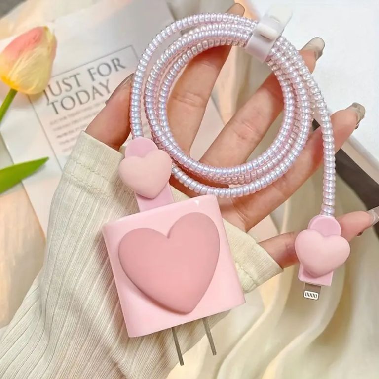 CASE PROTECTOR DE CORAZON PARA CARGADOR DE IPHONE