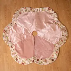 PANORAMA HOGAR - Falda de Árbol Navideño Panadecor Rosada Poliéster 116CM