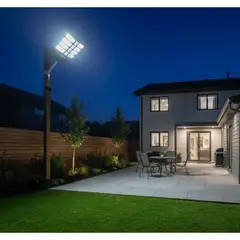 OEM - Lámpara Solar de Calle LED Con sensor y Control 2000w 8 Hrs