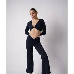 TWO OCEANS FITWEAR - Set Deportivo Femenino con Diseño Entrelazado y Corte Flare