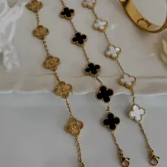 GENERICO - Set de 3 pulseras trébol VC negro, blanco y dorado - Gala Jewelry Peru