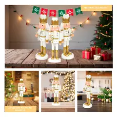 ANIMALIA - Cascanuez con Baston de Caramelo en Dorado