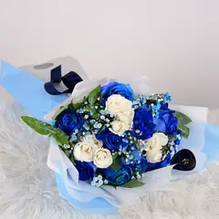 GENERICO - Ramo Cenicienta + Amigurumi - Princesa - Ramo de flores