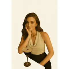 AMA OUTFITTERS - TOP LORE DRAPEADO CON CAIDA