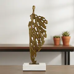 CONCEPTS LIFE - Adorno Escultura Hombre Hoja 15x07x38 cm