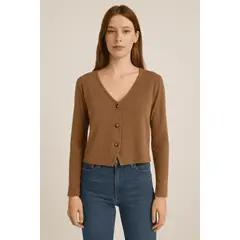 AMA OUTFITTERS - CÁRDIGAN AMANDA CON CUELLO V