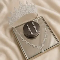 GENERICO - CORONA PARA QUINCEAÑERA - COLLAR + ARETE - COLOR PLATEADO