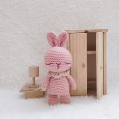 BE CRAFTY - Muñeco Peluche de Apego Juguete Artesanal Conejo Malva Tejido a Mano en Hilo Antialérgico +6 Meses