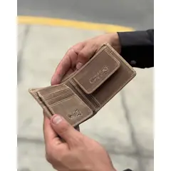 ALDO'S SINCE 1986 - BILLETERA CON RELIEVE EN CUERO ALDOS