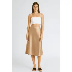 AMA OUTFITTERS - FALDA LAURA SATINADA