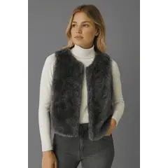 AMA OUTFITTERS - CHALECO CROP MILANO DE PIEL SINTETICA