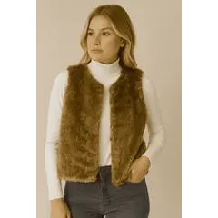 AMA OUTFITTERS - CHALECO CROP MILANO DE PIEL SINTETICA