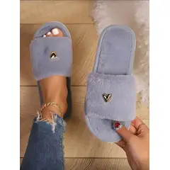 GENERICO - PANTUFLA DE PELUCHE CON DETALLE DE CORAZON CN40 – 41 ( PERU 38 - 39 )