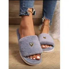GENERICO - PANTUFLA DE PELUCHE CON DETALLE DE CORAZON CN38 – 39 ( PERU 36 - 37 )