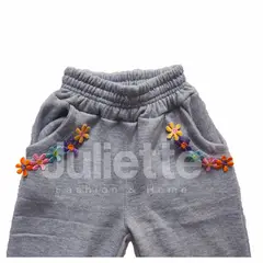 GENERICO - PANTALON BUZO JOGGER PARA NIÑA CON FLORES