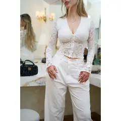 AMA OUTFITTERS - BLUSA DE ENCAJE MUSSE