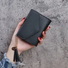 GENERICO - Billetera compacta con diseño elegante y detalle de borla